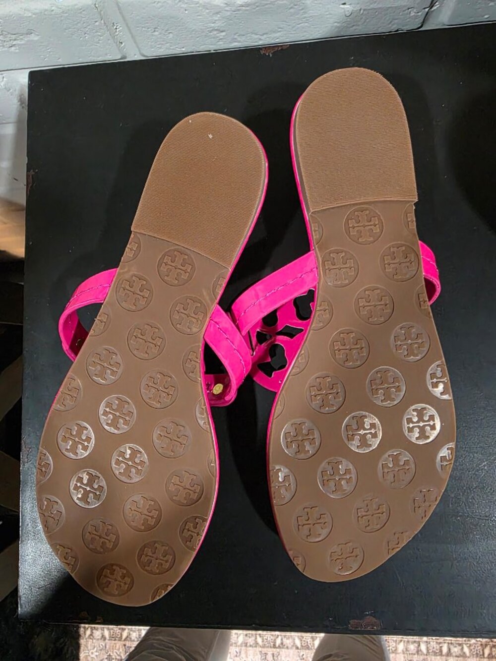 Tory Burch Magenta Patent Miller Sandal Sz 10 - Picture 2 of 2